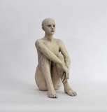 Silvia Siemes · „Bleiben, Warten” · 2023 · Terrakotta, engobiert · 70 cm