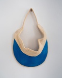 Jessi Strixner, Cap -sun-*, 2024, Lindenholz geschnitzt, Acryl, 35 x 22 x 5 cm, UNIKAT