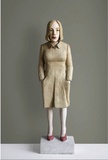 Annette Meincke-Nagy · „Frau mit khakifarbenem Kleid · 2008 · Cellulose bemalt · H 77 cm