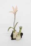 Anne Carnein · „ohne Titel” · 2019 · Stoff, Garn, Draht · 14 x 6 x 6 cm