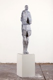 Freidrehen · 2015 · Holz, Öl, Lack · Höhe 119 cm