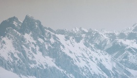 Sonja Weber · "Berge" (1937) · 2022 · Jaquardgewebe · 100 x 175 cm