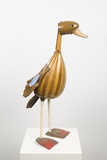 Matthias Garff, Ente, 2021, Mandoline, Fahrradlampe, Leisten, Lederhandschuh, Spielkarte, 70 x 30 x 40 cm