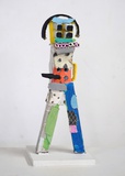 Menno Fahl, Figur 2, 2024, Papier bemalt, 45x15x10 cm