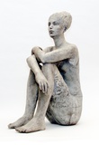 aus der Reihe „Bleiben, Warten“, 2016, Terrakotta engobiert, 70 cm 