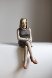 Annette Meincke-Nagy · „Im kleinen Schwarzen · 2014 · Cellulose, Quarzsand, Pigment · H 83 cm